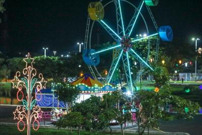 Centenas de pessoas acompanharam a Abertura do Natal em Laranjeiras do Sul